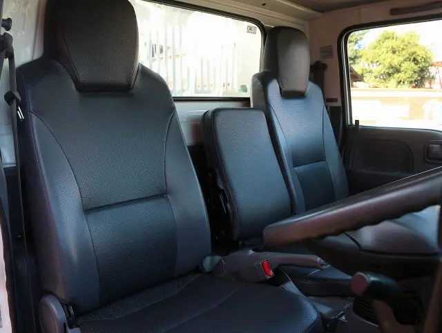 いすゞ エルフ TPG-NJR85AD(2WD)の写真35