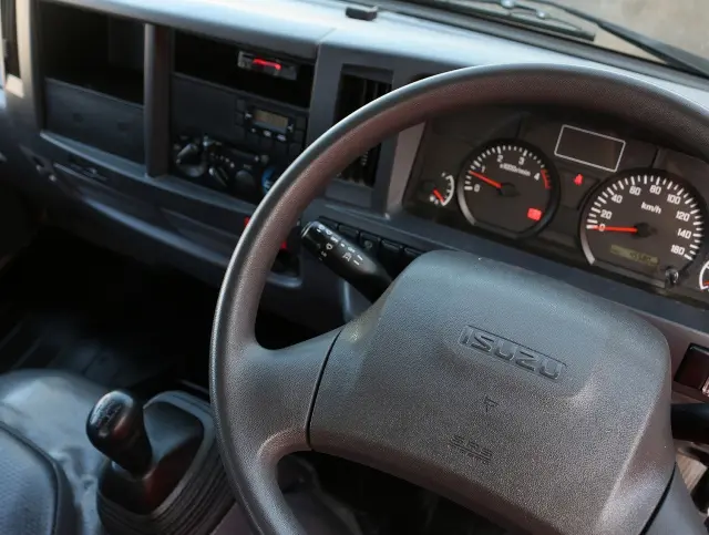 いすゞ エルフ TPG-NJR85AD(2WD)の写真37