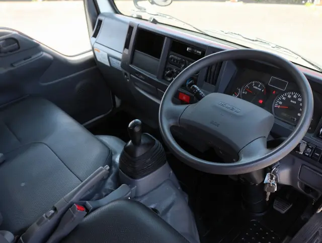 いすゞ エルフ TPG-NKR85AD(2WD)の写真33