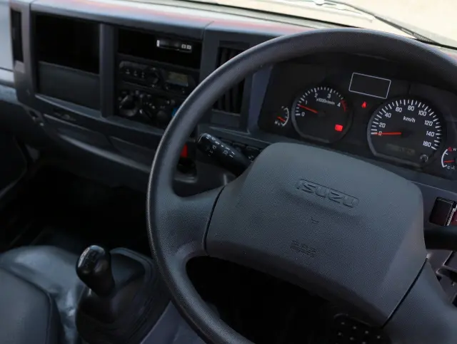 いすゞ エルフ TPG-NKR85AD(2WD)の写真35