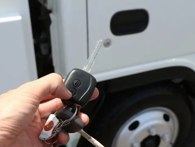 いすゞ エルフ TPG-NKR85AD(2WD)の写真45