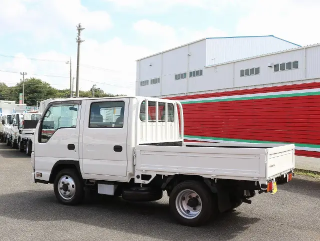 いすゞ エルフ TRG-NJS85A(4WD)の写真7
