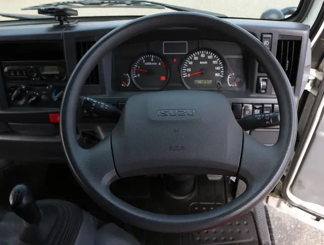 いすゞ エルフ TRG-NJS85A(4WD)の写真30