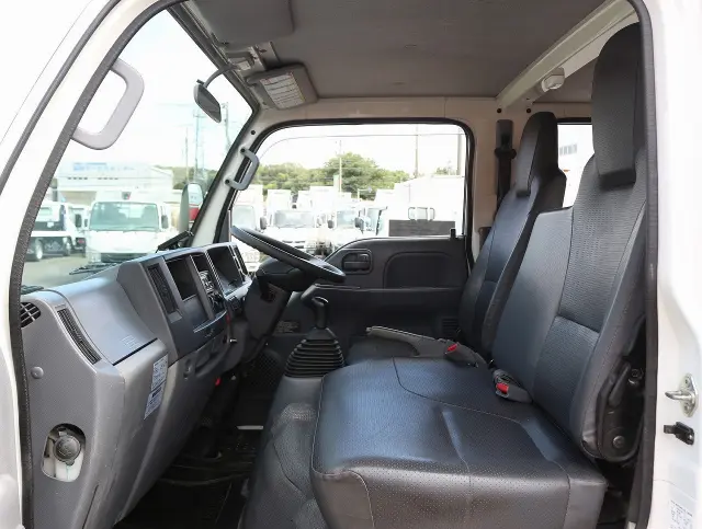 いすゞ エルフ TRG-NJS85A(4WD)の写真38