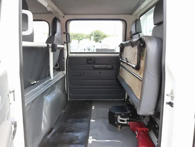 いすゞ エルフ TRG-NJS85A(4WD)の写真47