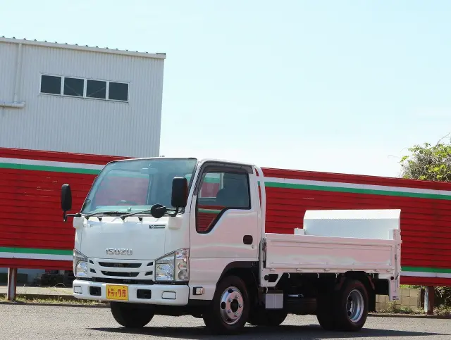 いすゞ エルフ TRG-NJR85A(2WD)の写真1