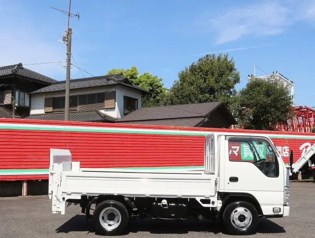 いすゞ エルフ TRG-NJR85A(2WD)の写真4