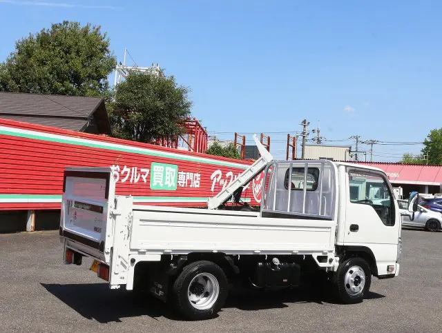 いすゞ エルフ TRG-NJR85A(2WD)の写真5