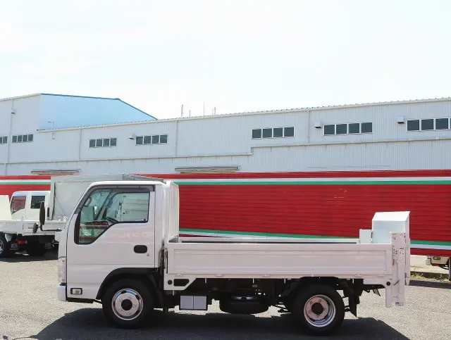 いすゞ エルフ TRG-NJR85A(2WD)の写真8