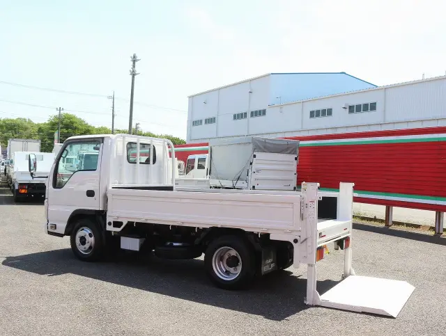 いすゞ エルフ TRG-NJR85A(2WD)の写真17