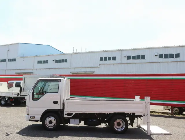 いすゞ エルフ TRG-NJR85A(2WD)の写真18