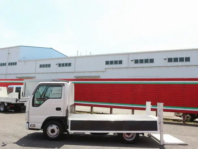 いすゞ エルフ TRG-NJR85A(2WD)の写真24