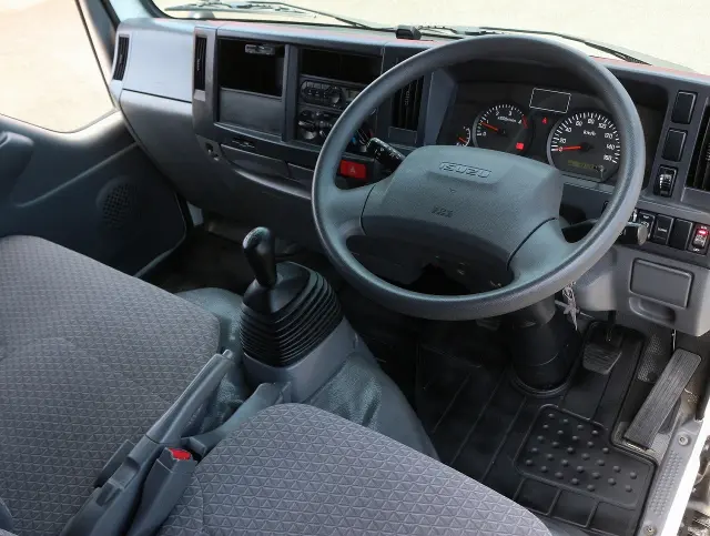 いすゞ エルフ TRG-NJR85A(2WD)の写真35