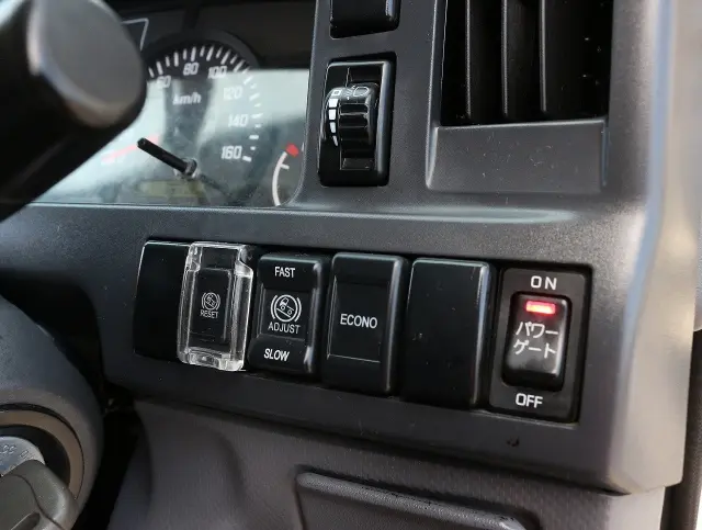 いすゞ エルフ TRG-NJR85A(2WD)の写真45