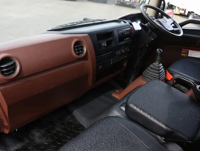 日野 レンジャー 2KG-FC2ABA(2WD)の写真48