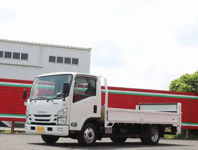 いすゞ エルフ TRG-NPR85AR(2WD)の写真1