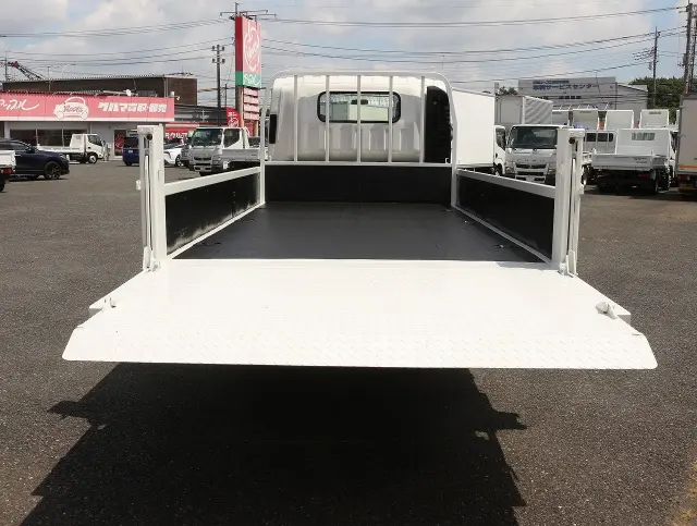 いすゞ エルフ TRG-NPR85AR(2WD)の写真10