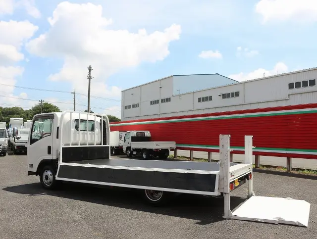 いすゞ エルフ TRG-NPR85AR(2WD)の写真24
