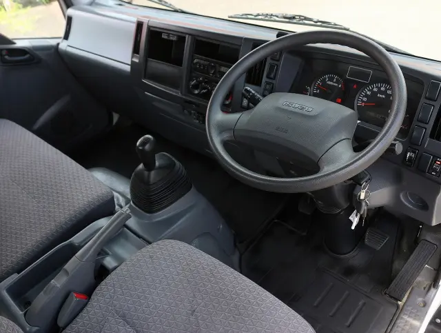 いすゞ エルフ TRG-NPR85AR(2WD)の写真29
