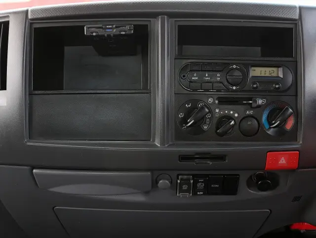 いすゞ エルフ TRG-NPR85AR(2WD)の写真37