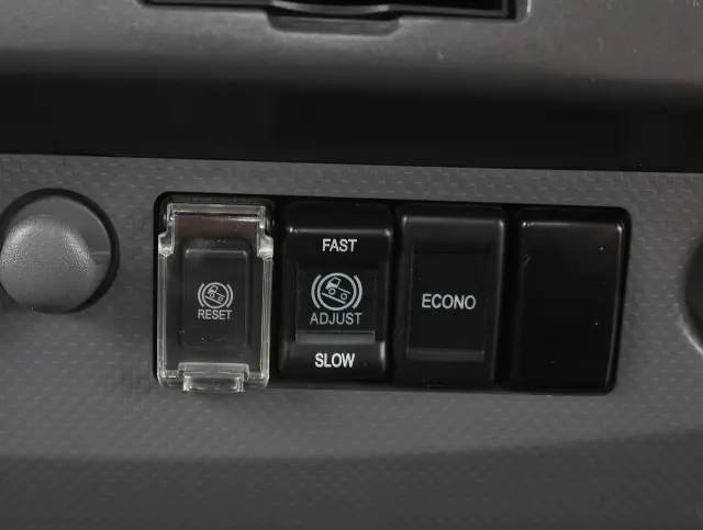 いすゞ エルフ TRG-NPR85AR(2WD)の写真38