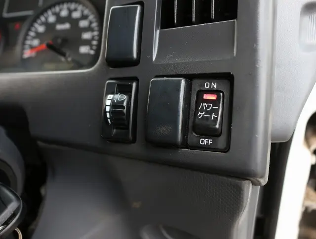 いすゞ エルフ TRG-NPR85AR(2WD)の写真40