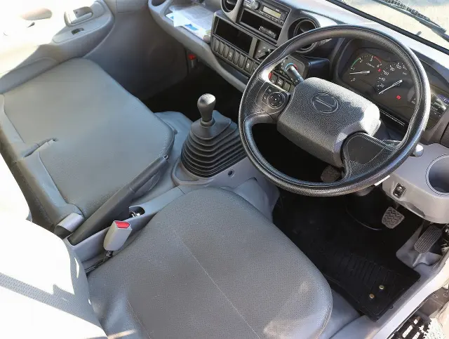 日野 デュトロ 2RG-XZU605M(2WD)の写真2