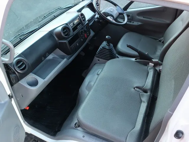 日野 デュトロ 2RG-XZU605M(2WD)の写真38