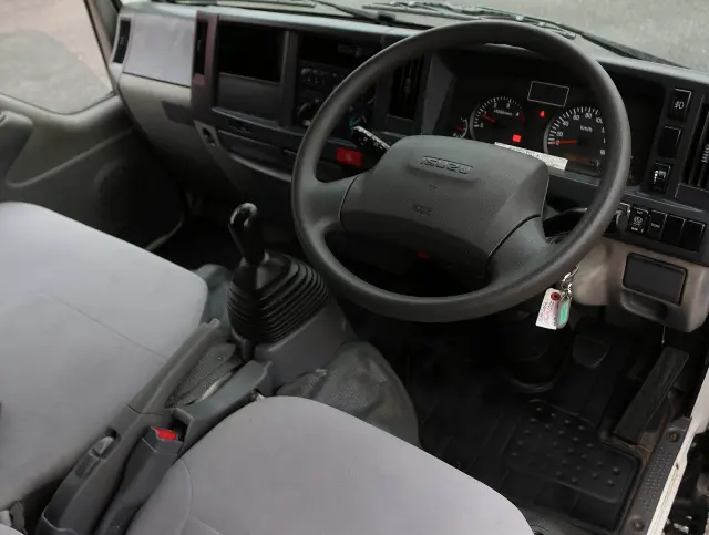 いすゞ エルフ TRG-NJR85A(2WD)の写真25