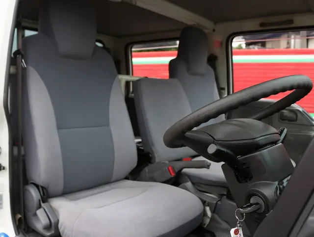 いすゞ エルフ TRG-NJR85A(2WD)の写真27