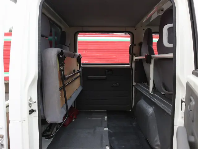 いすゞ エルフ TRG-NJR85A(2WD)の写真44