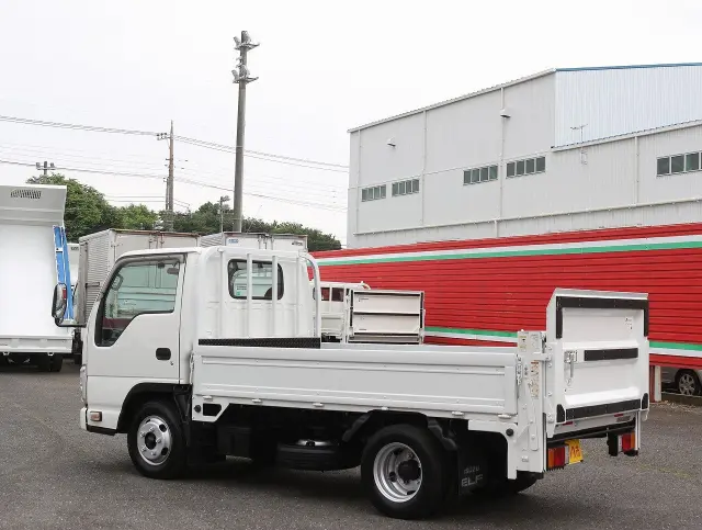 いすゞ エルフ TRG-NJR85A(2WD)の写真7