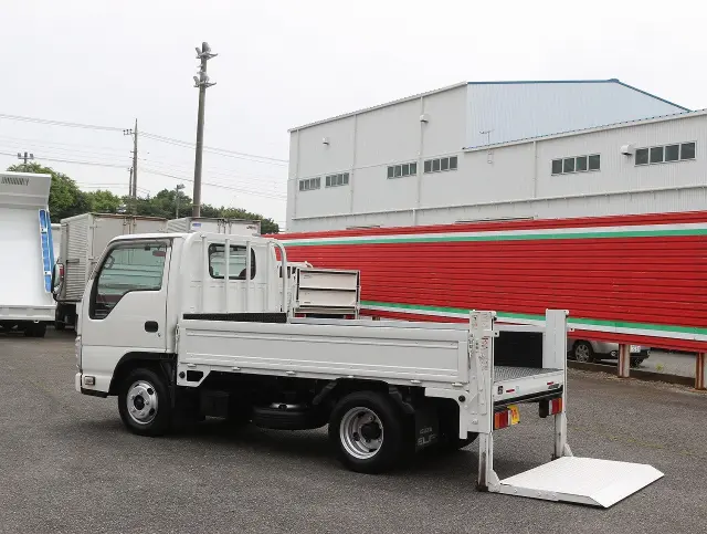 いすゞ エルフ TRG-NJR85A(2WD)の写真19