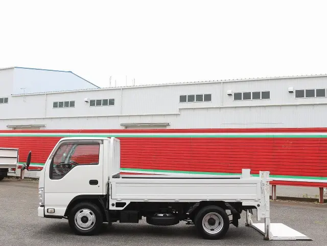いすゞ エルフ TRG-NJR85A(2WD)の写真20