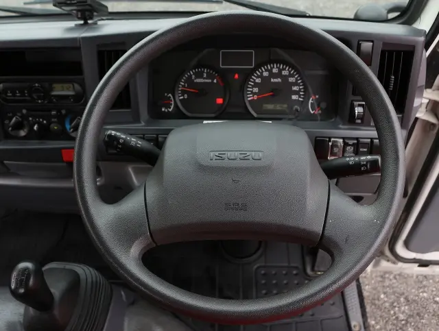 いすゞ エルフ TRG-NJR85A(2WD)の写真31