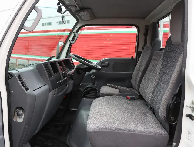 いすゞ エルフ TRG-NJR85A(2WD)の写真40