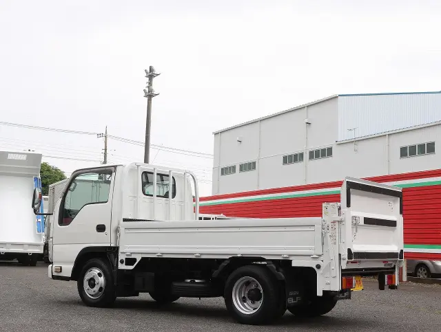 いすゞ エルフ TRG-NJR85A(2WD)の写真48