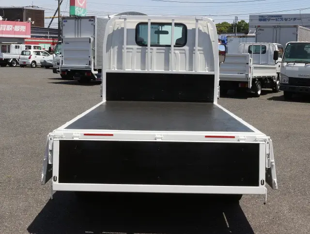 いすゞ エルフ TPG-NJS85A(4WD)の写真15