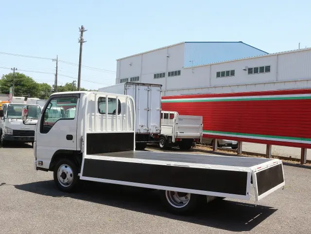 いすゞ エルフ TPG-NJS85A(4WD)の写真17