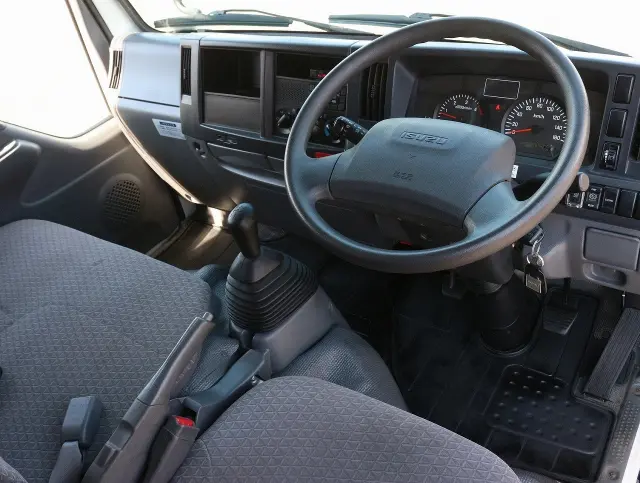 いすゞ エルフ TPG-NJS85A(4WD)の写真28