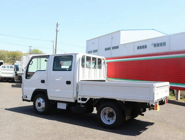 いすゞ エルフ TRG-NJS85A(4WD)の写真7