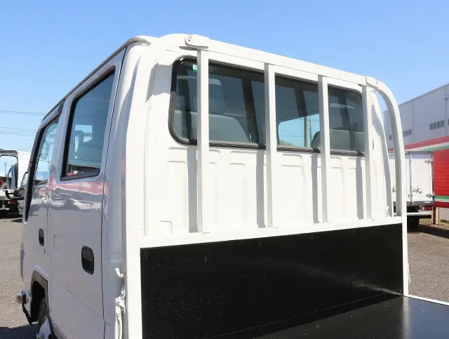 いすゞ エルフ TRG-NJS85A(4WD)の写真19