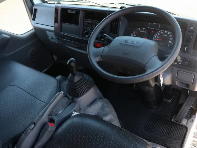 いすゞ エルフ TRG-NJS85A(4WD)の写真26