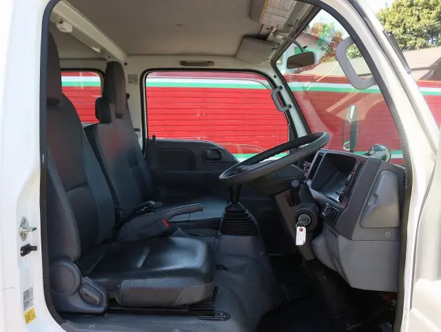 いすゞ エルフ TRG-NJS85A(4WD)の写真27