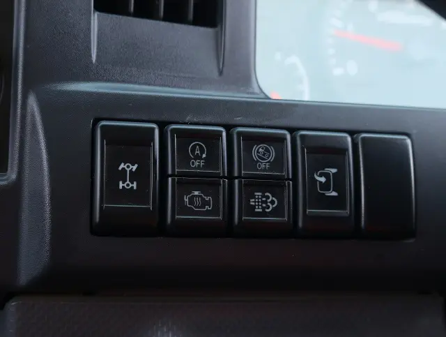 いすゞ エルフ TRG-NJS85A(4WD)の写真35