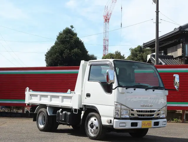 いすゞ エルフ TPG-NJR85AD(2WD)の写真4