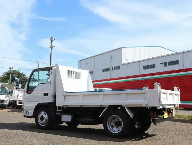 いすゞ エルフ TPG-NJR85AD(2WD)の写真9