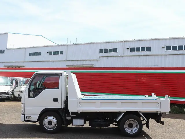 いすゞ エルフ TPG-NJR85AD(2WD)の写真10