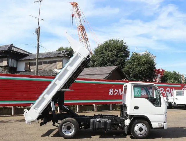 いすゞ エルフ TPG-NJR85AD(2WD)の写真21