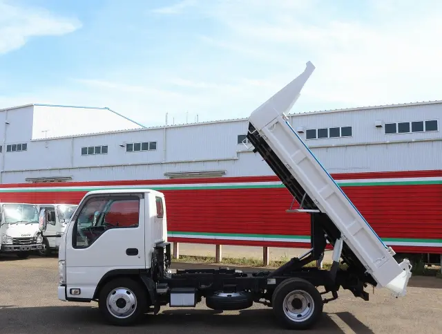 いすゞ エルフ TPG-NJR85AD(2WD)の写真25
